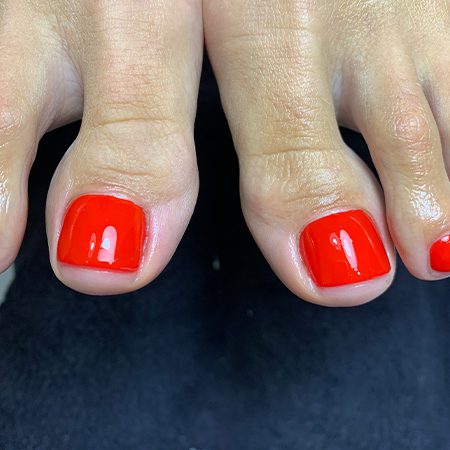 Pedichiură cu ojă semipermanentă Durată: 1h 30min de la 130 lei